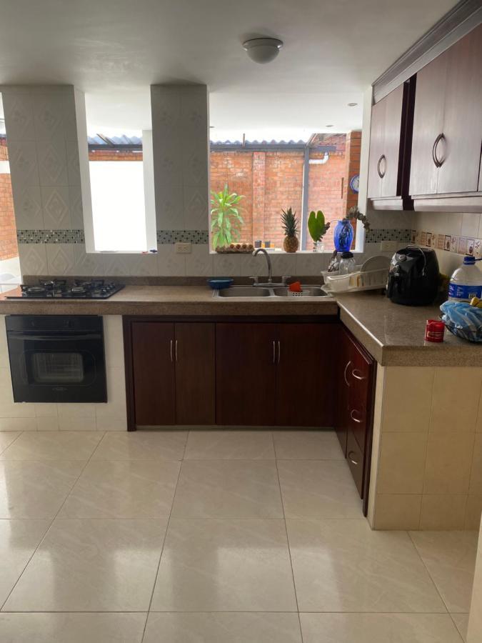 Alma Rh Villa Кали Екстериор снимка